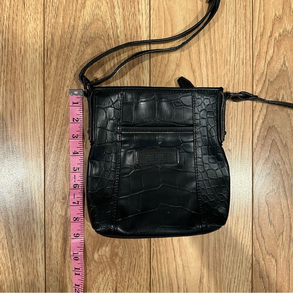 Nine West Crossbody purse - Picture 3 of 4